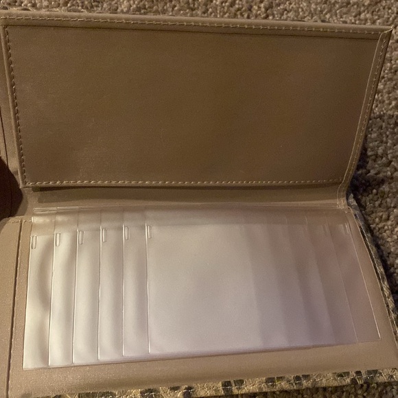 Mondani New York brown and tan snakeskin print trifold wallet - Picture 6 of 7